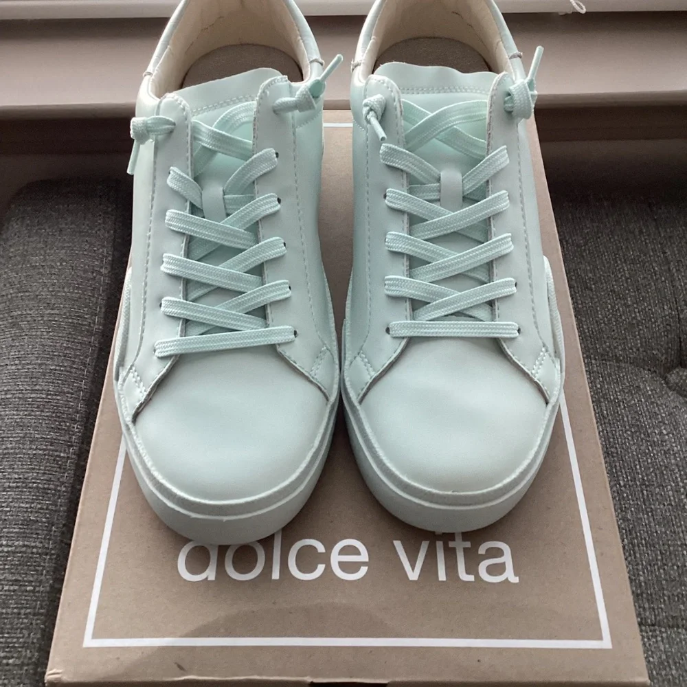 Dolce Vita Women's Zina 360 Lace-Up Sneakers, size 10 - Picture 8 of 13